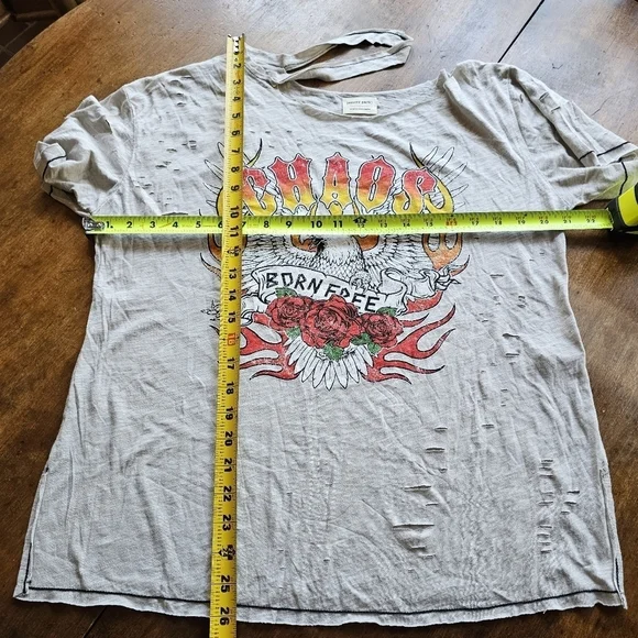Emory Park Chaos Born Free Distressed Short Sleeve Graphic TShirt - Picture 13 of 17